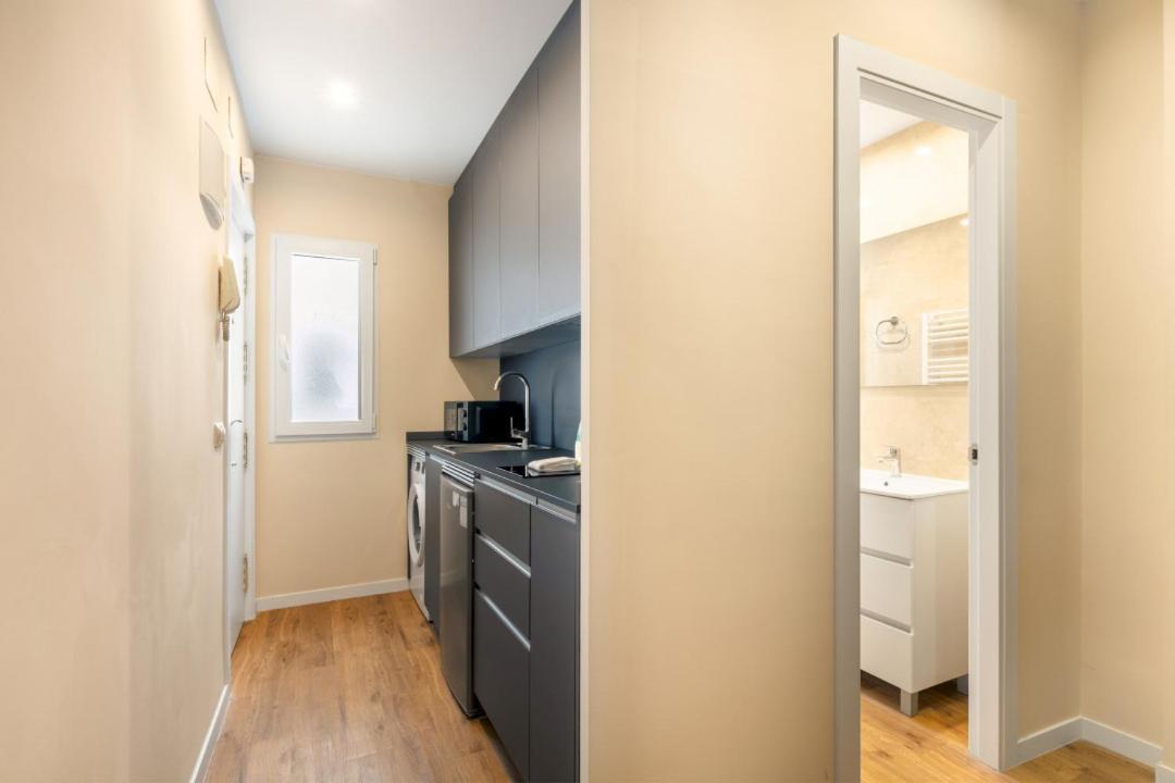 1 Bedroom 1 Bathroom Furnished - Chueca - Modern Functional - Mintystay Мадрид Екстериор снимка